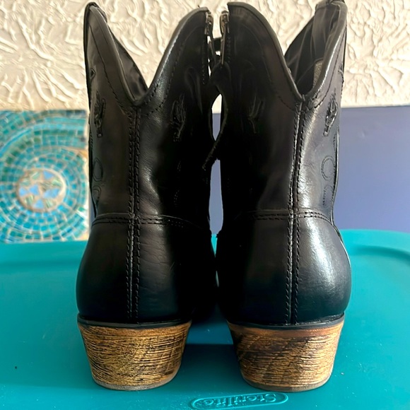 Gorgeous Real Leather Dingo Cactus 🌵 Moon 🌙 Cowgirl Boots 👢 Woman’s size 9 - Picture 9 of 10